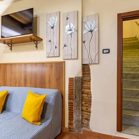 Amphitheater By Wonderful Italy Apartment Neapel